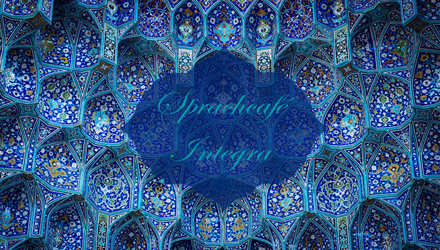 Blauer Hintergrund mit Mosaikmuster und Sprachcafé Integra Schriftzug 