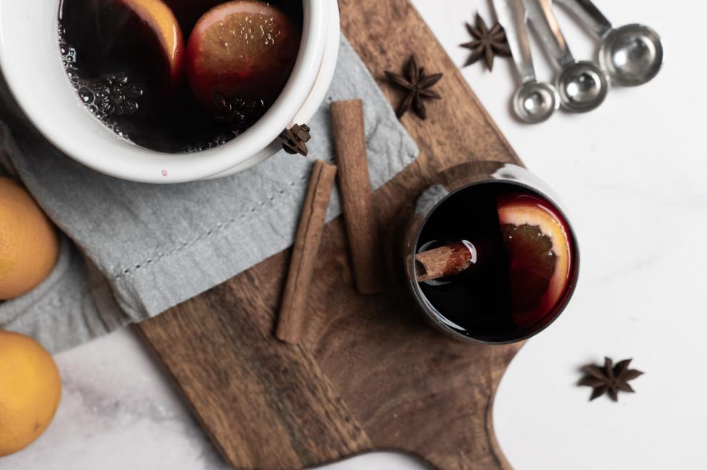 overhead photo of mulled wine 
