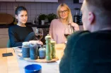 Studierende in der Wohnung