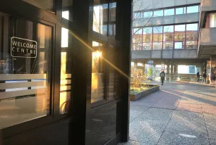 Welcome Centre Gebaeude Fenster