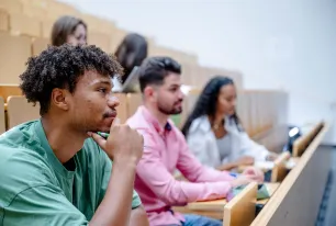 Studierende im Hörsaal