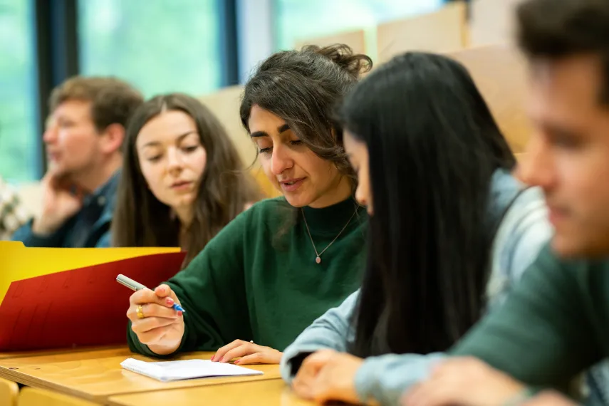Studierende im Hörsaal Vorlesung