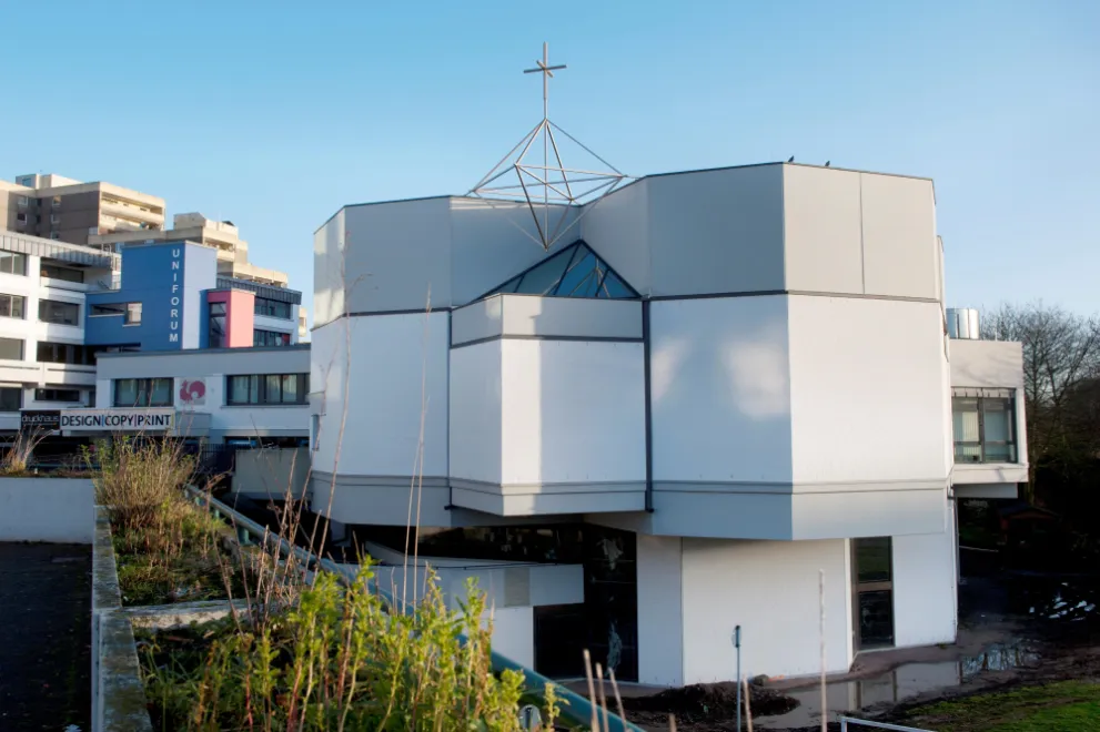 Uni-Forum Exterior View