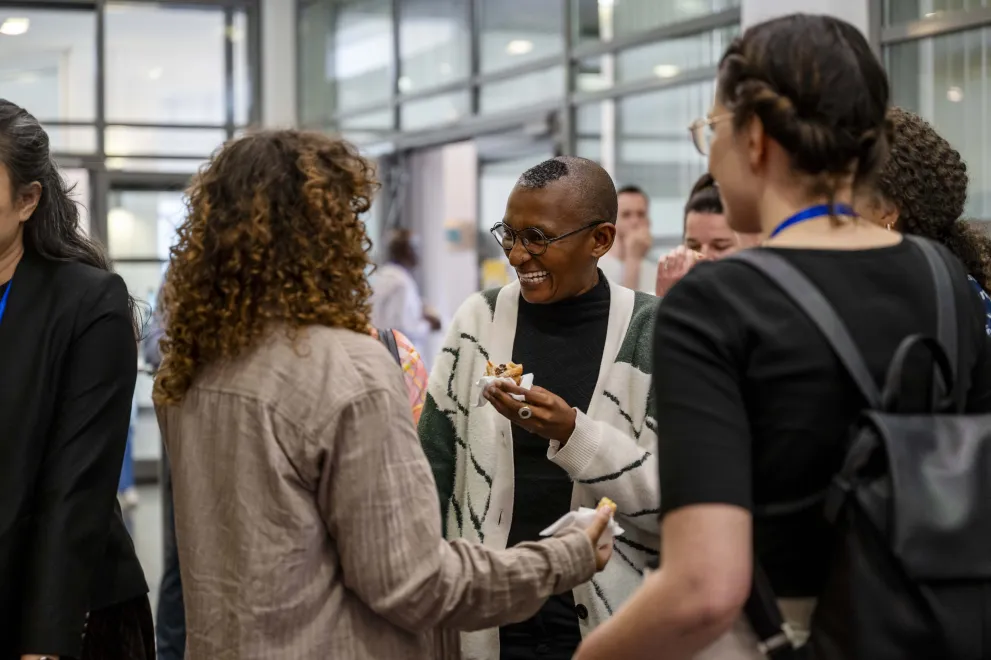 People talking during the Coffee break at the Academic Freedom Forum
