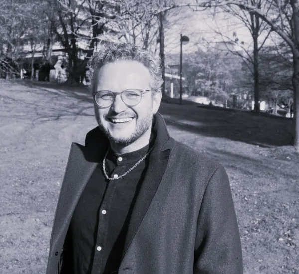 Jun.-Prof. Dr. Leon Gabriel 