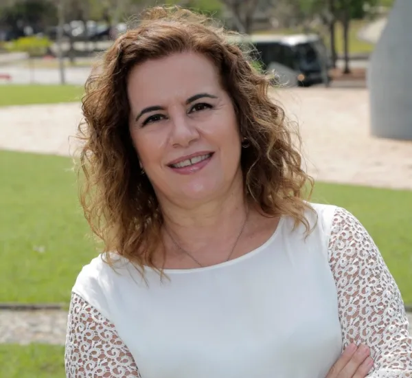Sandra Goulart Almeida